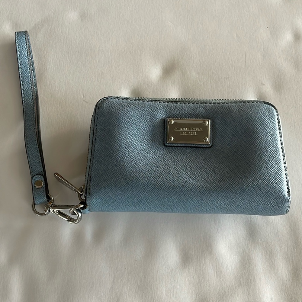 Michael Kors wristlet. In excellent shape.
